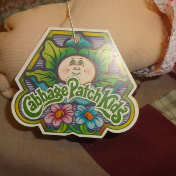 Original Blonde Haired Cabbage Patch Doll in Box with Tags CPK Baby Girl - Picture 8 of 8
